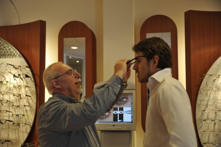 opticien montuur uitzoeken